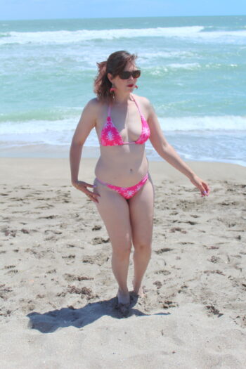 Mindy & Laney Share Bikini MILF and MILF 2Be Both Get Naked 4 U